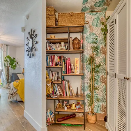 T2 Cosy App Face Tennis Apartment